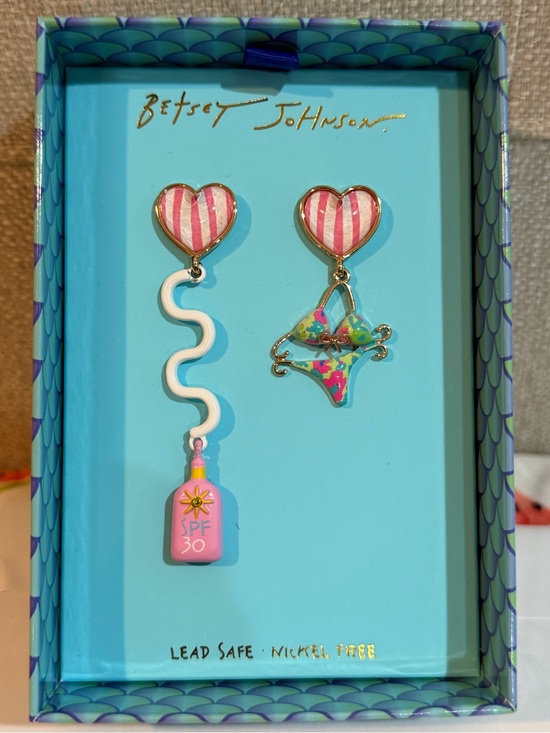 Betsey Johnson Jewelry - BETSEY JOHNSON Pink Heart Dangle Earrings with SPF Bottle & Bikini Charm NIB